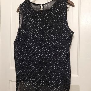💰Buy 1 Get 1 Free. Polka-dot flowy tank top. Size M.